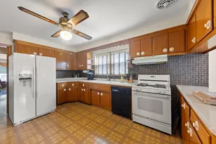 6428 S Kildare Ave, Chicago, IL 60629 - Photo 11