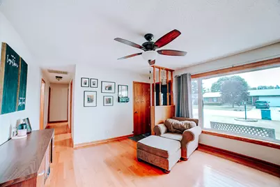 714 E Rosewood Street, Watseka, IL 60970 - Photo 11