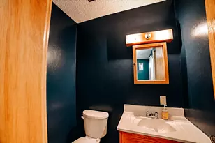 714 E Rosewood St, Watseka, IL 60970 - Photo 25