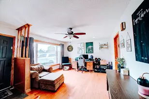 714 E Rosewood St, Watseka, IL 60970 - Photo 9