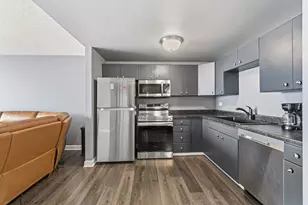 2005 S Finley Rd, Lombard, IL 60148 - Photo 9
