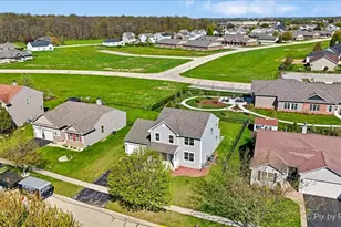 607 Stearn Dr, Genoa, IL 60135 - Photo 43