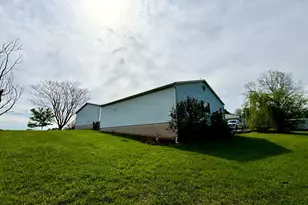 2025 Central Hill Rd, Grantsburg, IL 62943 - Photo 27