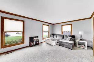 525 Skyline Dr, Algonquin, IL 60102 - Photo 7