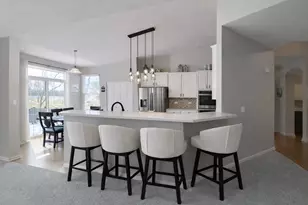 1235 Mallard Ln, Hoffman Estates, IL 60192 - Photo 7