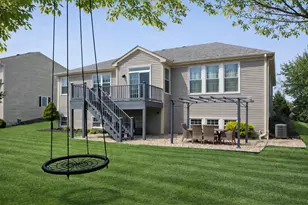1235 Mallard Ln, Hoffman Estates, IL 60192 - Photo 3