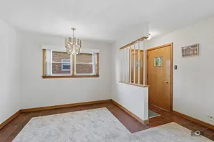 5233 Oak Center Dr, Oak Lawn, IL 60453 - Photo 5