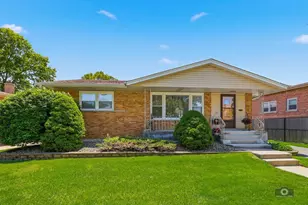 5233 Oak Center Dr, Oak Lawn, IL 60453 - Photo 1