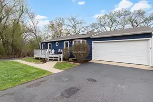 607 Orchard St, Antioch, IL 60002 - Photo 3