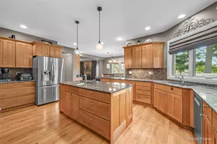 298 Cara Ln, Wood Dale, IL 60191 - Photo 9