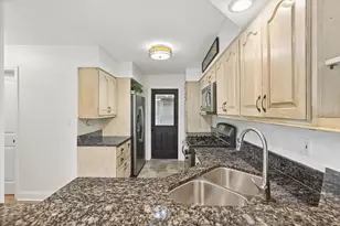 116 Cascade Dr, Indian Head Park, IL 60525 - Photo 9