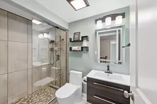 116 Cascade Dr, Indian Head Park, IL 60525 - Photo 17