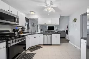 26 Ascot Ln, Streamwood, IL 60107 - Photo 7