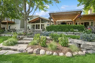 16 Lagoon Dr, Hawthorn Woods, IL 60047 - Photo 3