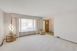 6743 W 89th Pl, Oak Lawn, IL 60453 - Photo 5