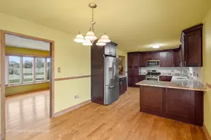 13714 Woodridge Ln, Orland Park, IL 60462 - Photo 9