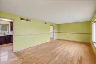 13714 Woodridge Ln, Orland Park, IL 60462 - Photo 5