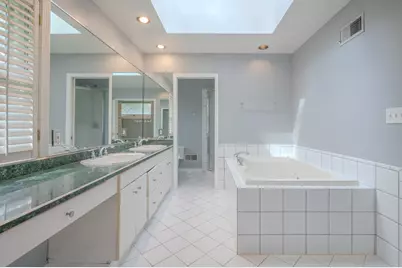 5536 Howard Avenue, La Grange Highlands, IL 60525 - Photo 11