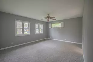5536 Howard Ave, La Grange Highlands, IL 60525 - Photo 9