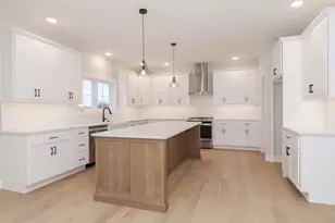 5008 Castlebar Dr, Bloomington, IL 61705 - Photo 11