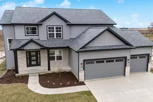 5008 Castlebar Dr, Bloomington, IL 61705 - Photo 3