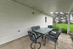 610 E Main St, Ashkum, IL 60911 - Photo 9