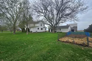 610 E Main St, Ashkum, IL 60911 - Photo 35