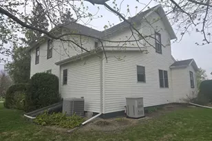 610 E Main St, Ashkum, IL 60911 - Photo 33