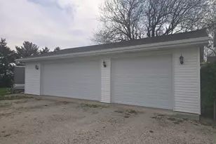 610 E Main St, Ashkum, IL 60911 - Photo 5