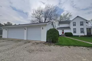 610 E Main St, Ashkum, IL 60911 - Photo 3