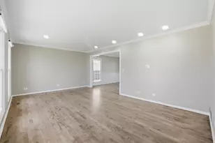 1347 Hunter Dr, Bartlett, IL 60103 - Photo 7