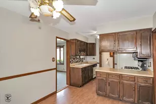 324 W Harrison Rd, Lombard, IL 60148 - Photo 11