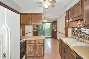 324 W Harrison Rd, Lombard, IL 60148 - Photo 9