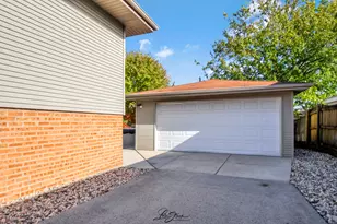 16813 89th Ave, Orland Hills, IL 60487 - Photo 3