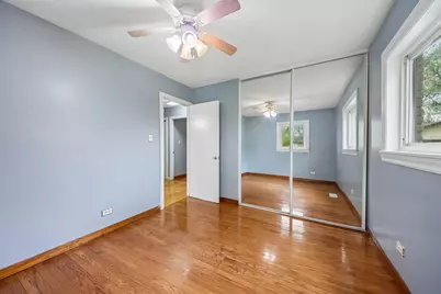 670 Lakeview Lane, Hoffman Estates, IL 60169 - Photo 29