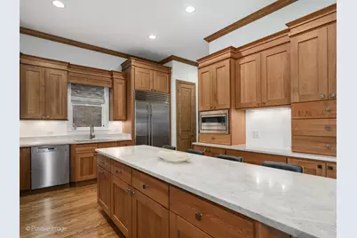 2664 N Hartland Court, Chicago, IL 60614 - Photo 13