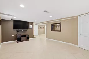 10265 Dickens St, Westchester, IL 60154 - Photo 33