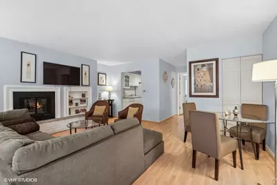 163 W Division Street, Chicago, IL 60610 - Photo 3