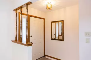 8310 Ashley Ln, Tinley Park, IL 60477 - Photo 9