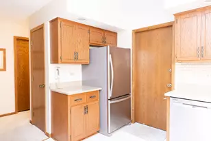 8310 Ashley Ln, Tinley Park, IL 60477 - Photo 17