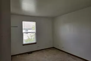 1473 Cambria Dr, Dekalb, IL 60115 - Photo 7