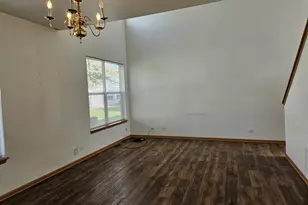 1473 Cambria Dr, Dekalb, IL 60115 - Photo 3