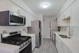 1332 Kingsbury Dr, Hanover Park, IL 60133 - Photo 11