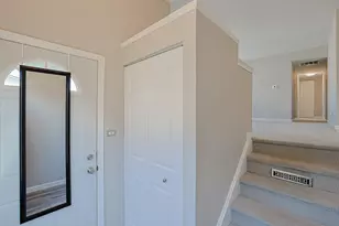1332 Kingsbury Dr, Hanover Park, IL 60133 - Photo 3