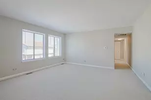 1332 Kingsbury Dr, Hanover Park, IL 60133 - Photo 5