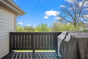 831 E Coach Rd, Palatine, IL 60074 - Photo 13