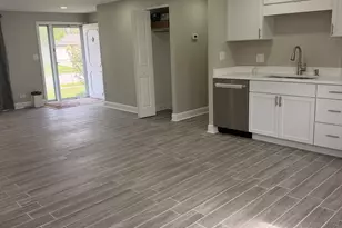 935 S Cedarcrest Dr, Schaumburg, IL 60193 - Photo 7
