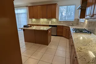 243 Colonial Dr, Vernon Hills, IL 60061 - Photo 9