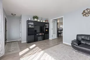 6718 W Forest Preserve Dr, Harwood Heights, IL 60706 - Photo 5