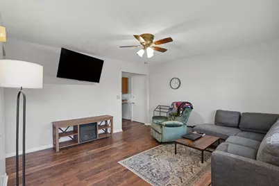 816 N Mohave Drive, Pontiac, IL 61764 - Photo 3